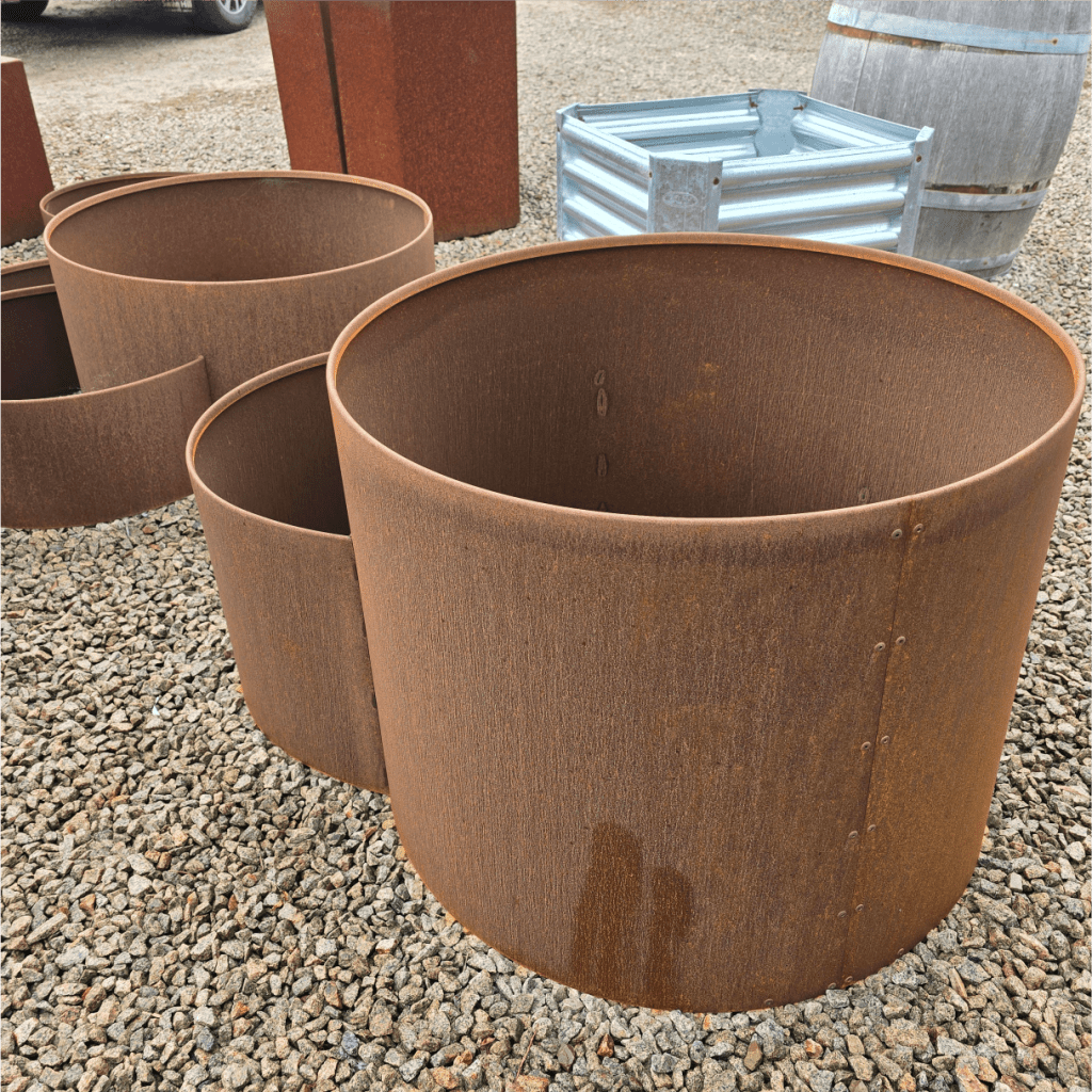 SHAPESCAPER RED HILL GARDEN AND FARM SUPPLIES - Red Garden and Farm Supplies